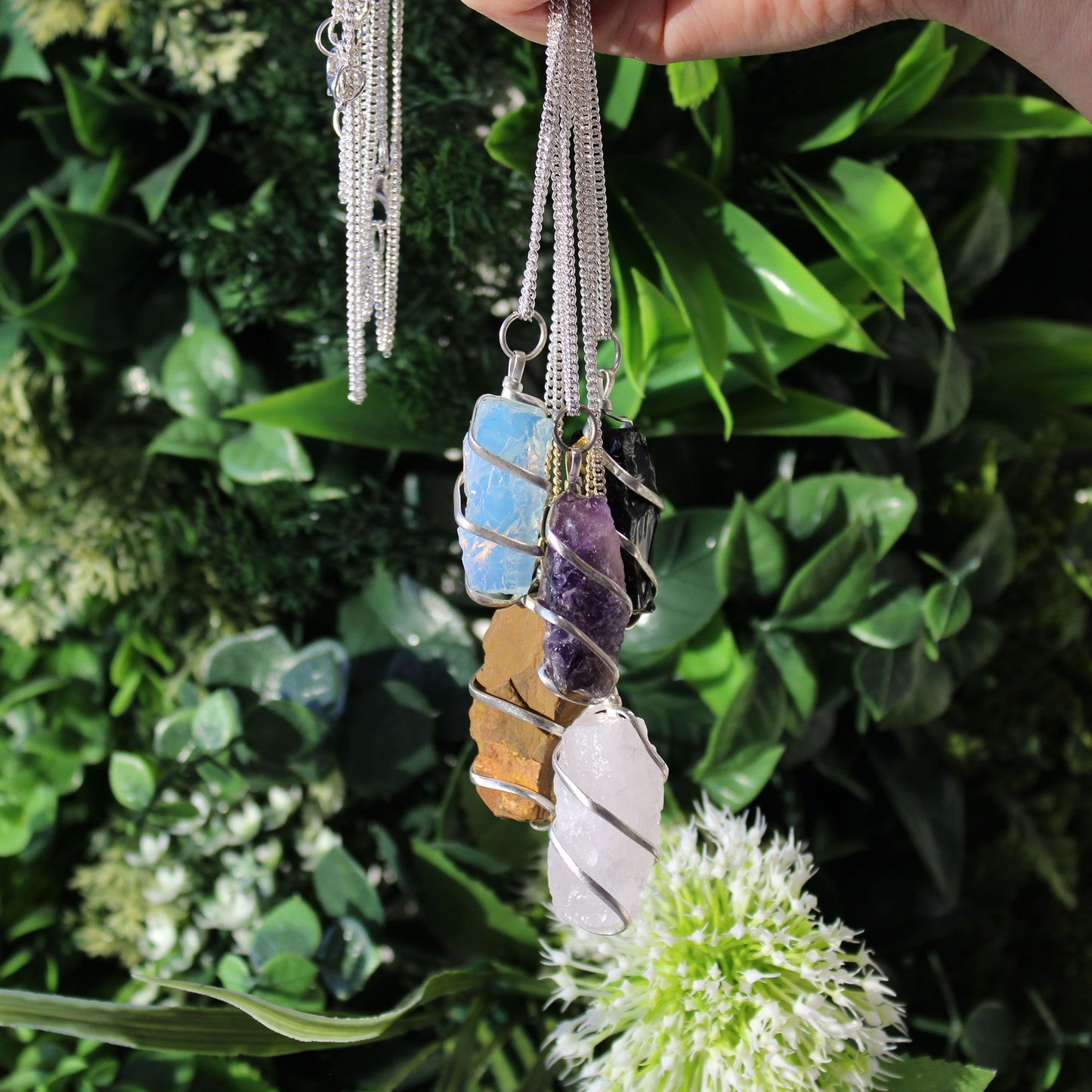 Collar de gemas envueltas en espiral - Opalita en bruto