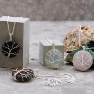 Collar Árbol de la Vida con Piedra Natural – Equilibrio, Protección y Energía Positiva