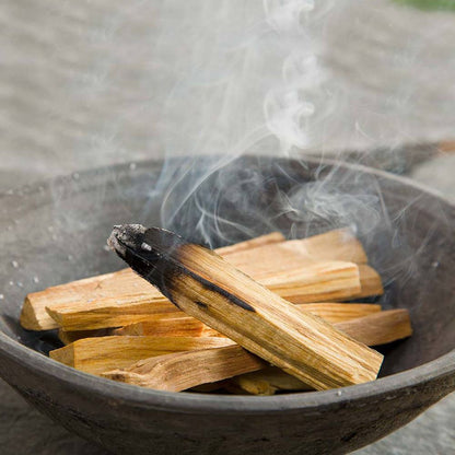 Palitos de Palo Santo natural de 50 g para rituales, meditación y aromatizar espacios.