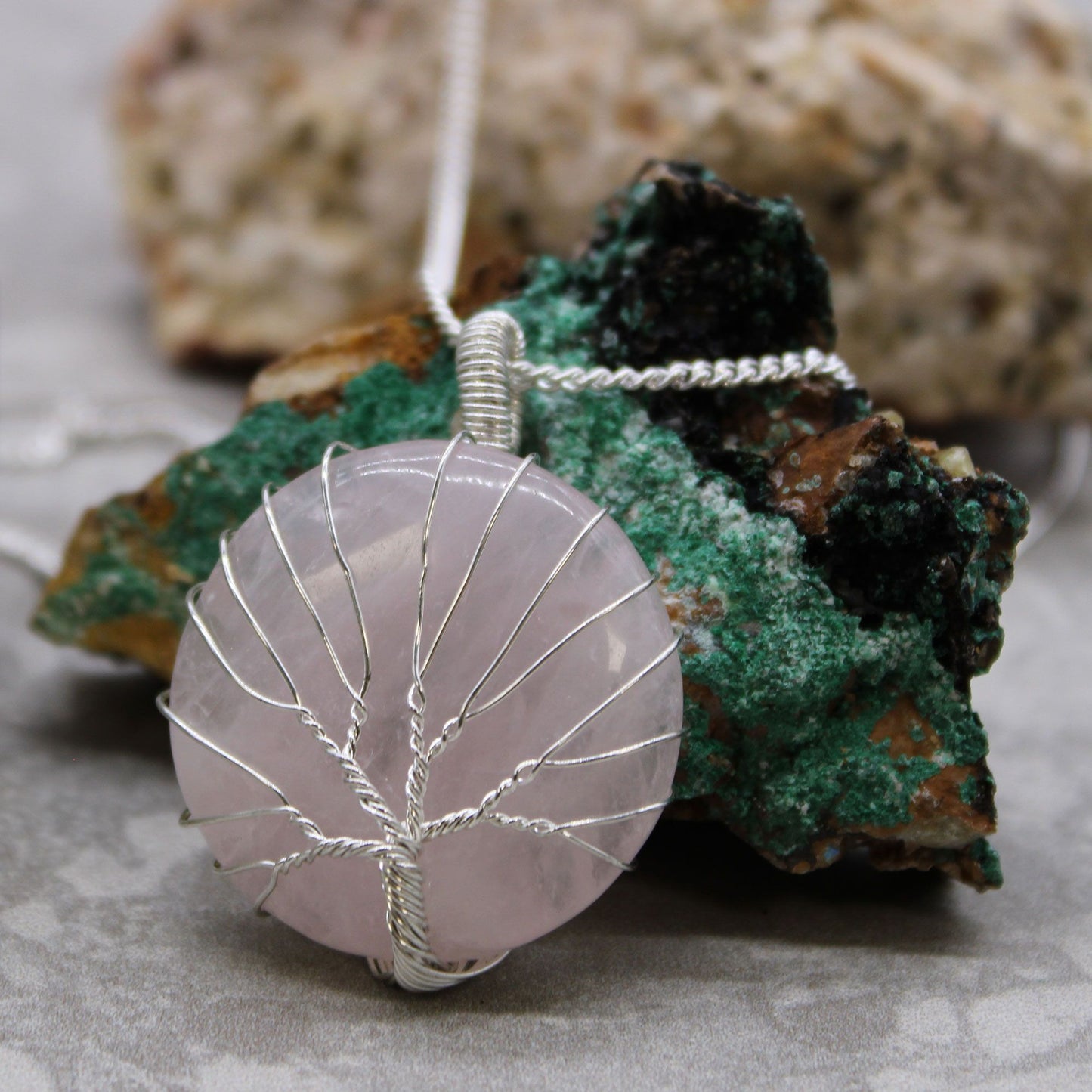 Colgante Árbol de la Vida con Cuarzo Rosa – Amor, Calma y Equilibrio Emocional