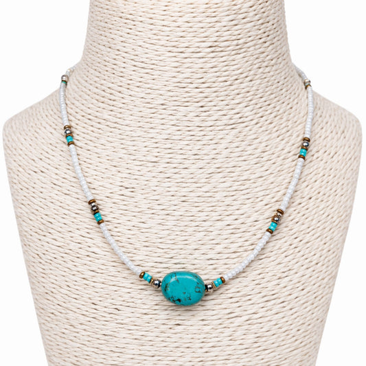 Colgante de cuentas de howlita nepalí y turquesa - collar (42 cm)