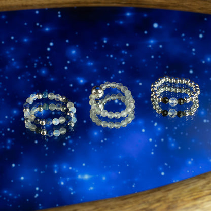 Conjunto de Anillos Auroras Boreales | Labradorita, Lapislázuli, Opalita y Obsidiana Negra | Anillos Elásticos de Piedras Naturales