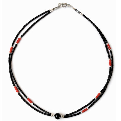 Collar Nepalí Extrafino Dos Líneas · Ónix Negro & Coral | Joya de Fuerza y Vitalidad