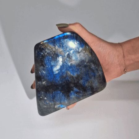 Piedra Grande de Labradorita de Madagascar (9 × 4 × 12,5 cm)
