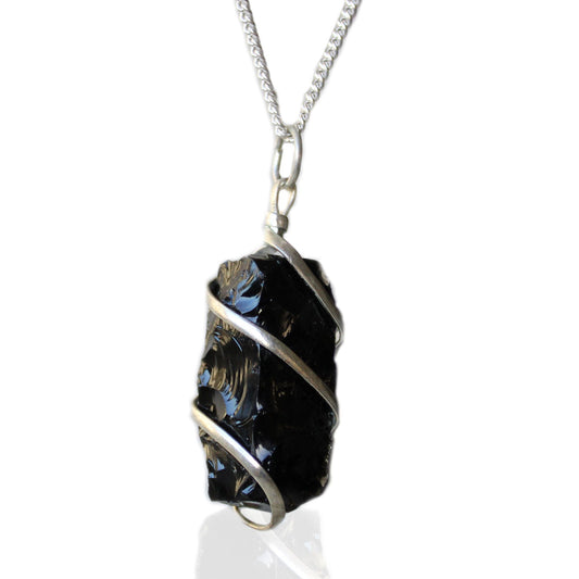 Collar de Piedras Envueltas en Cascada - Ónix Negro en bruto