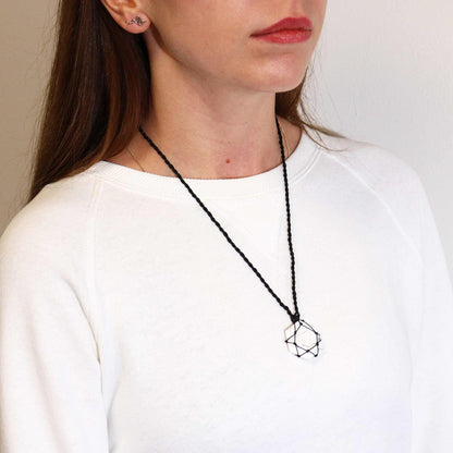 Collar de Howlita Hexagonal - Paciencia