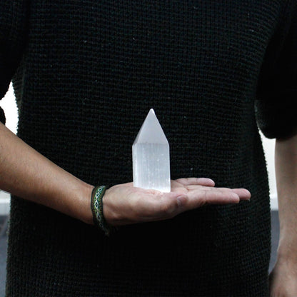 Torre de Punta de Lápiz de Selenita - 10 cm