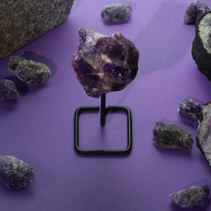 Mineral en Soporte Metálico de Amatista Natural Piedra Decorativa y Energética