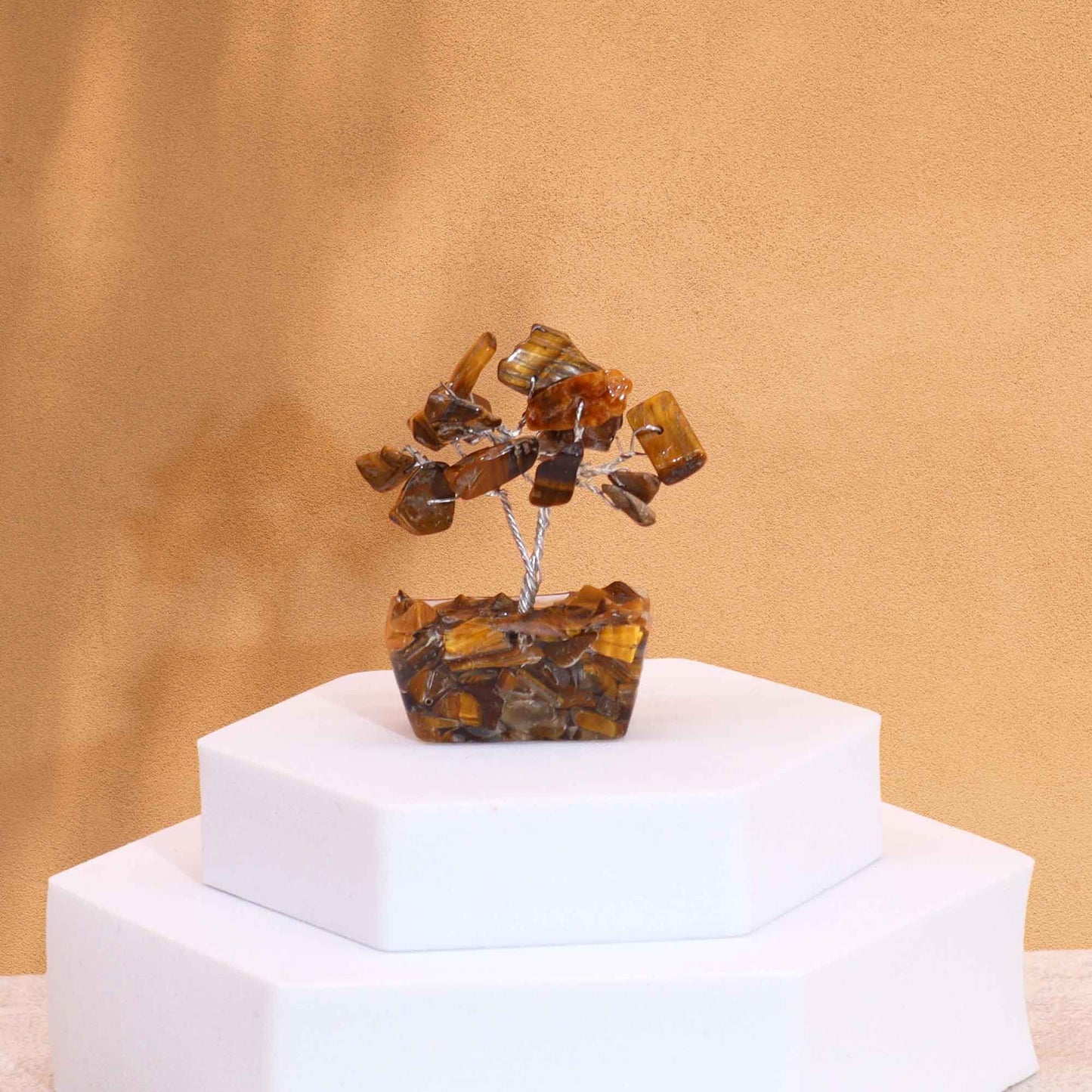 Mini Árbol de Piedras Preciosas sobre Base de Orgonita Ojo de Tigre (15 Piedras) para Protección y Abundancia