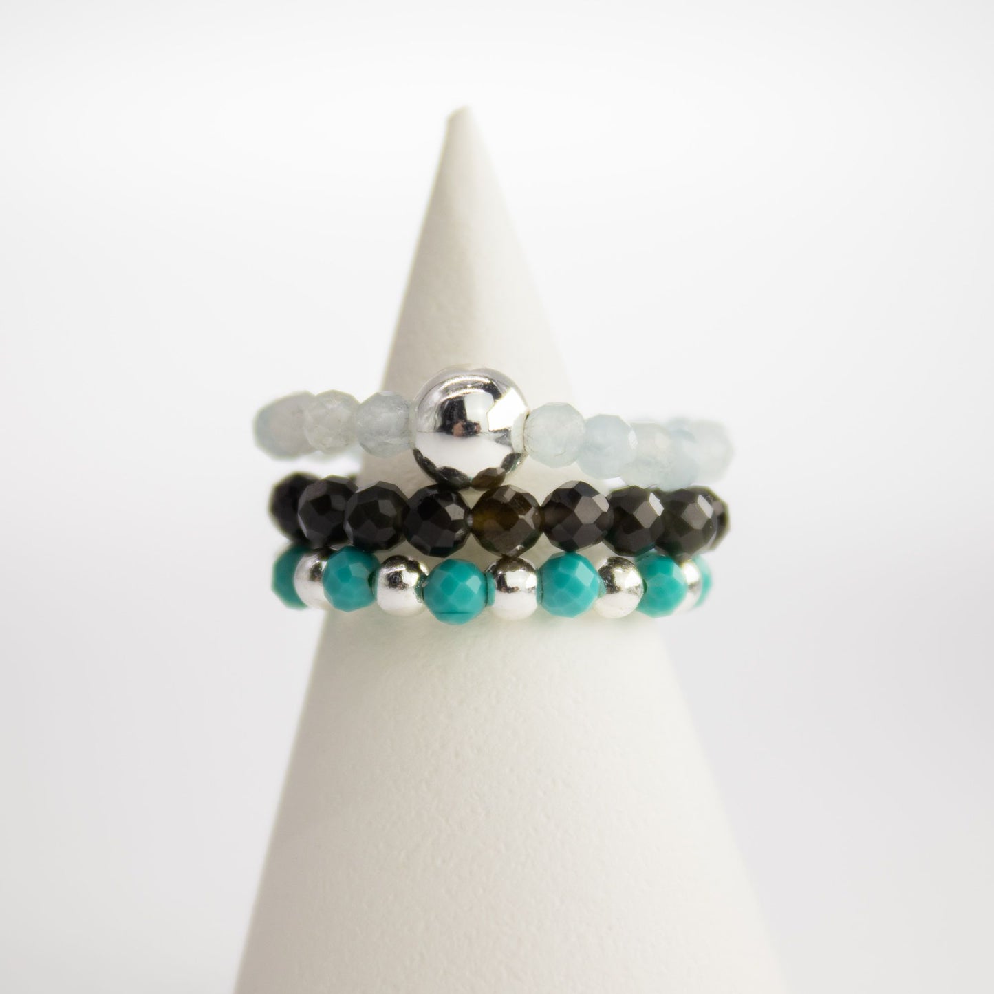 Conjunto de Anillos Oceano infinito | Aguamarina, Turquesa y Obsidiana Negra | Anillos Elásticos de Piedras Naturales