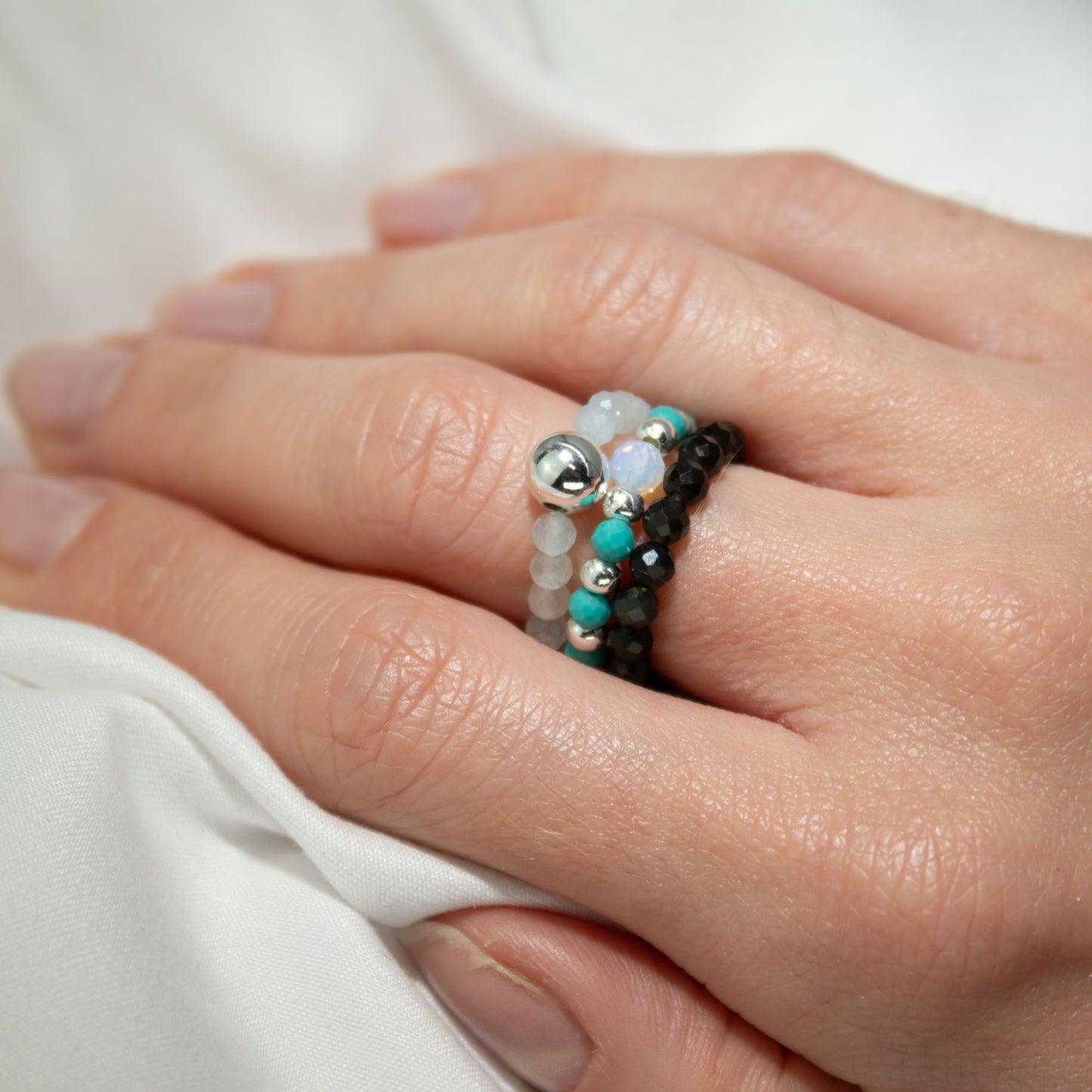 Conjunto de Anillos Oceano infinito | Aguamarina, Turquesa y Obsidiana Negra | Anillos Elásticos de Piedras Naturales