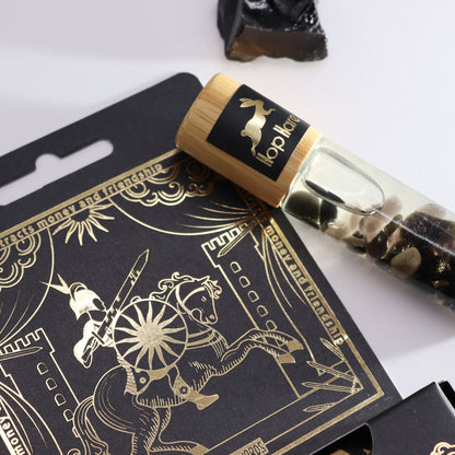 HH Tarot Roll On - El Caballero – Turmalina Negra para Protección Energética y Equilibrio (Chakra Raíz)
