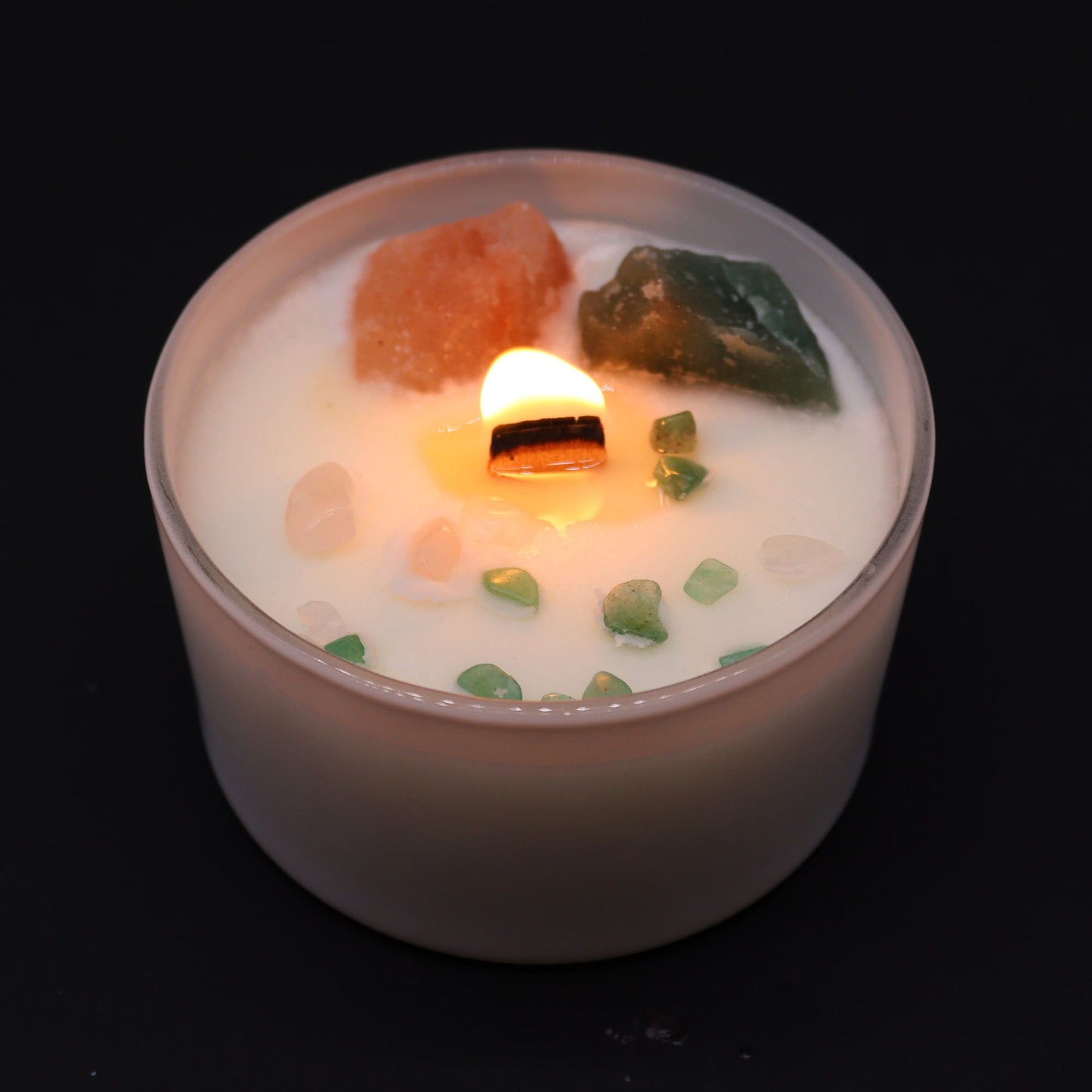 Vela de Cristal de Chakra Corazón – Vela Energética con Cuarzo Rosa y Jade